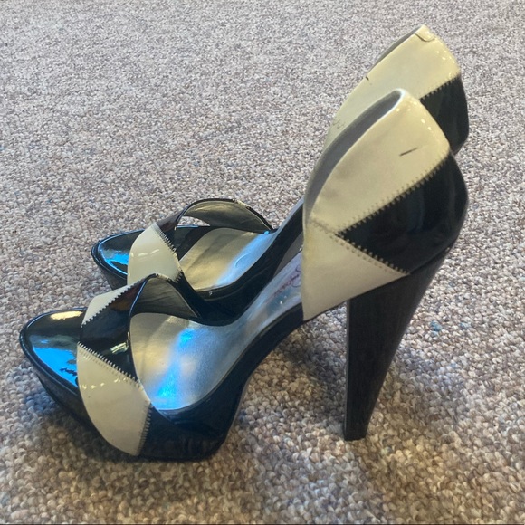Black and white platform heels - Picture 4 of 9